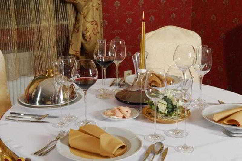 Palace Hotel Polom Zsolna Étterem fotó