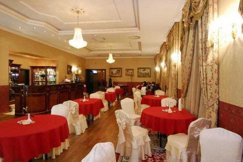 Palace Hotel Polom Zsolna Étterem fotó