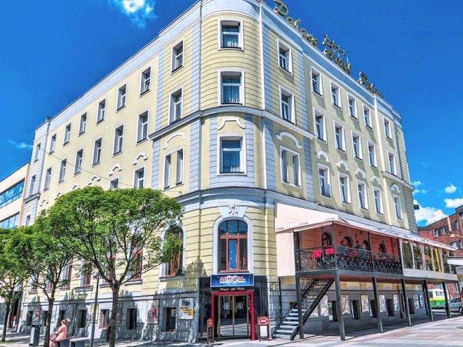 Palace Hotel Polom Zsolna Kültér fotó