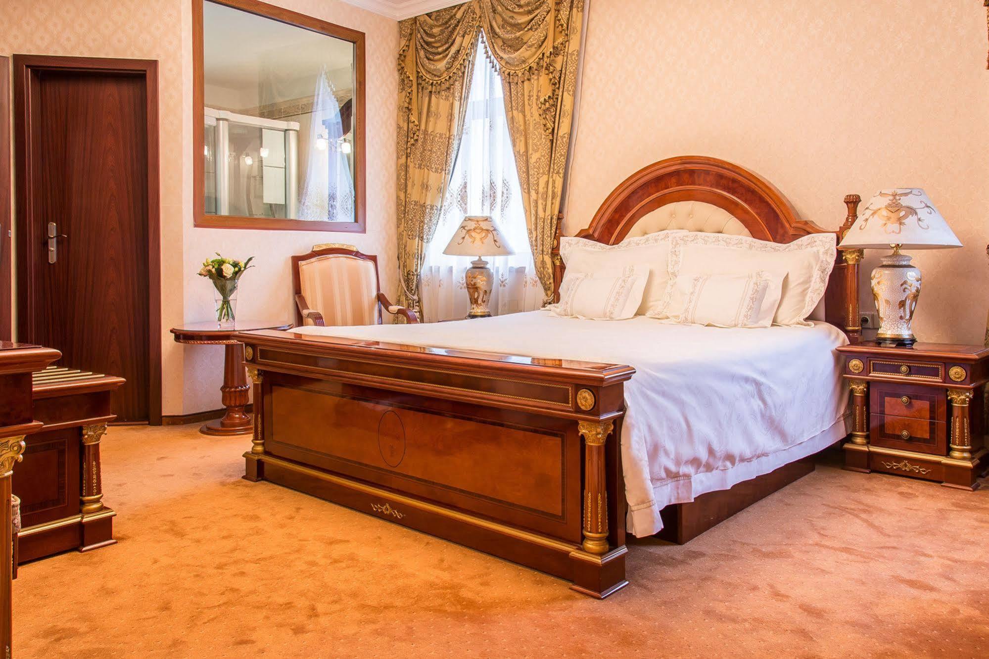 Palace Hotel Polom Zsolna Kültér fotó