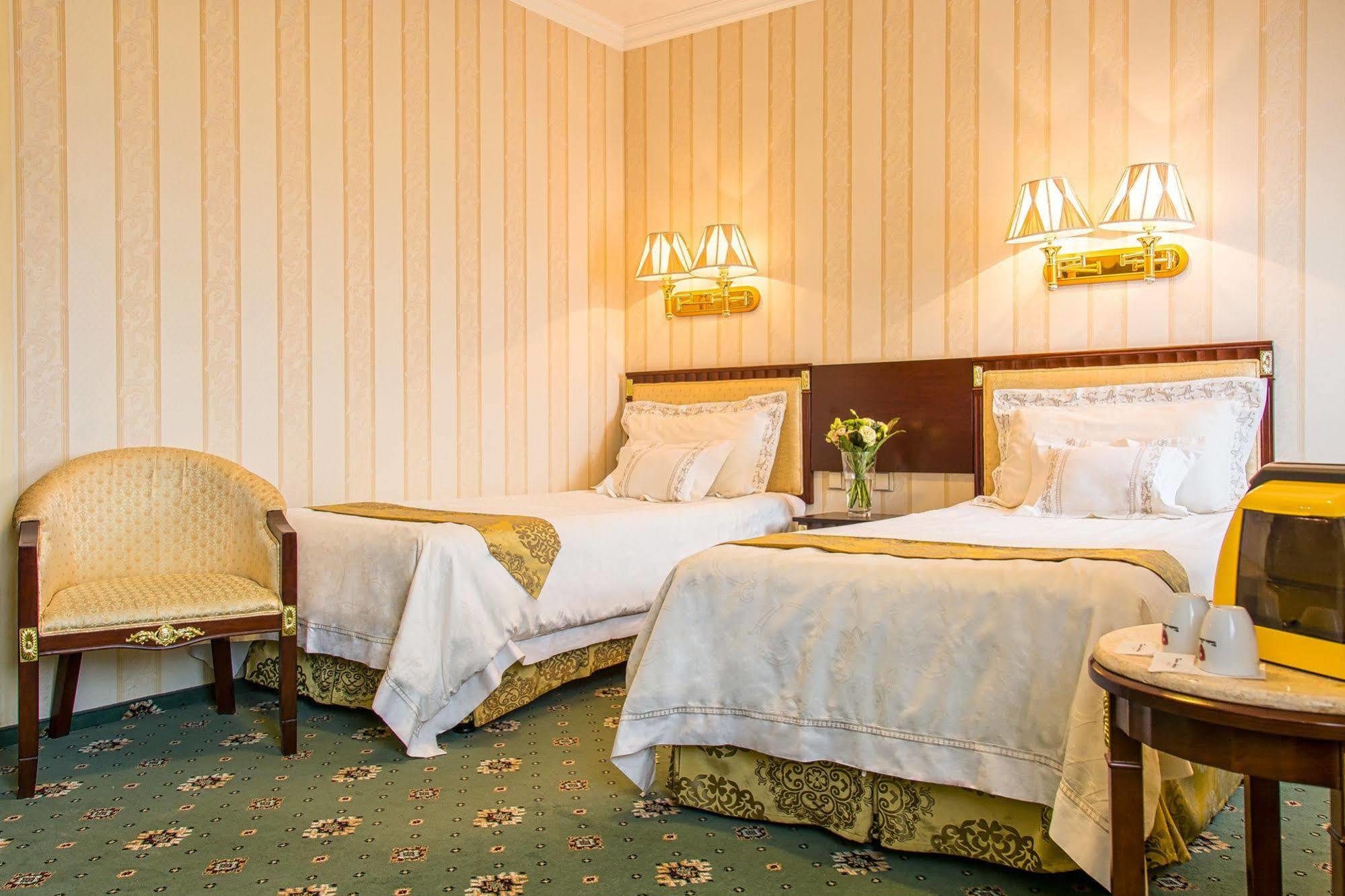Palace Hotel Polom Zsolna Kültér fotó